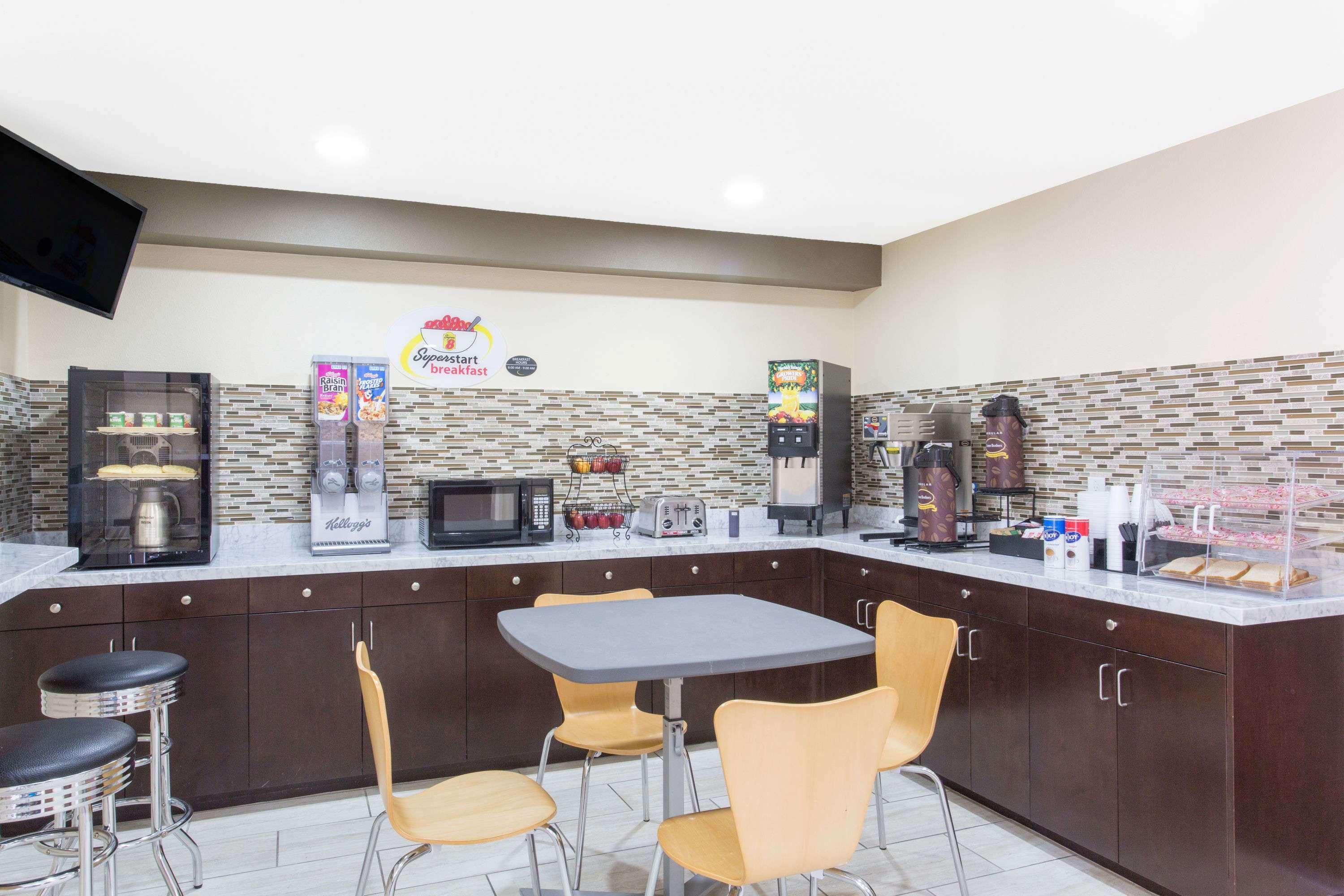 Super 8 By Wyndham National City Chula Vista Екстер'єр фото
