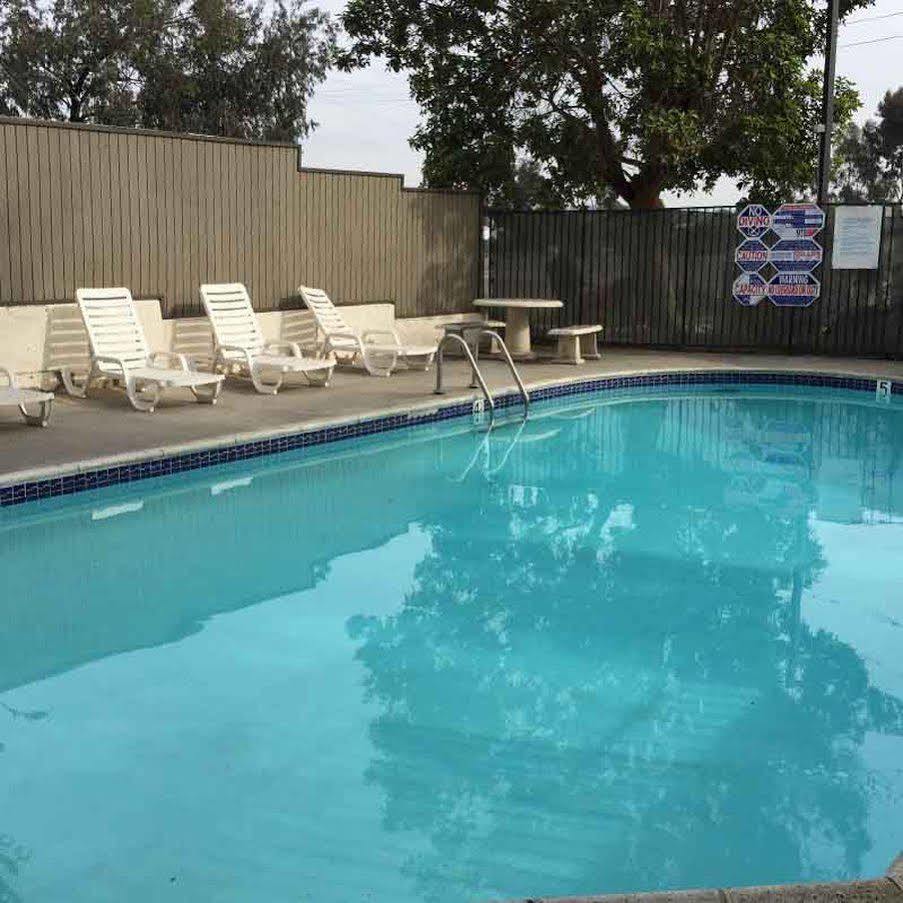 Super 8 By Wyndham National City Chula Vista Екстер'єр фото